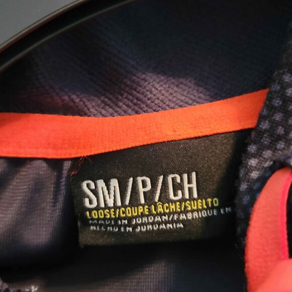 Men's Size Small Under Armour Hoodie Black and Bright Orange - Picture 6 of 6